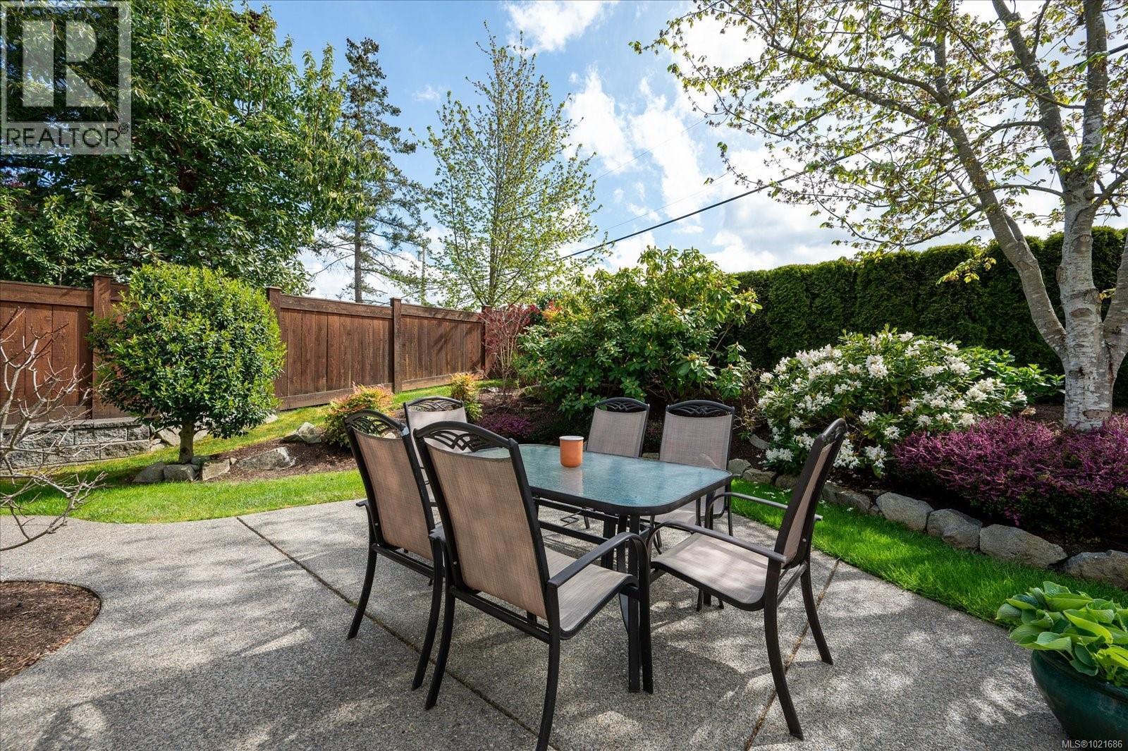 672 Lowry'S Rd, Parksville, BC - Outdoor With Deck Patio Veranda