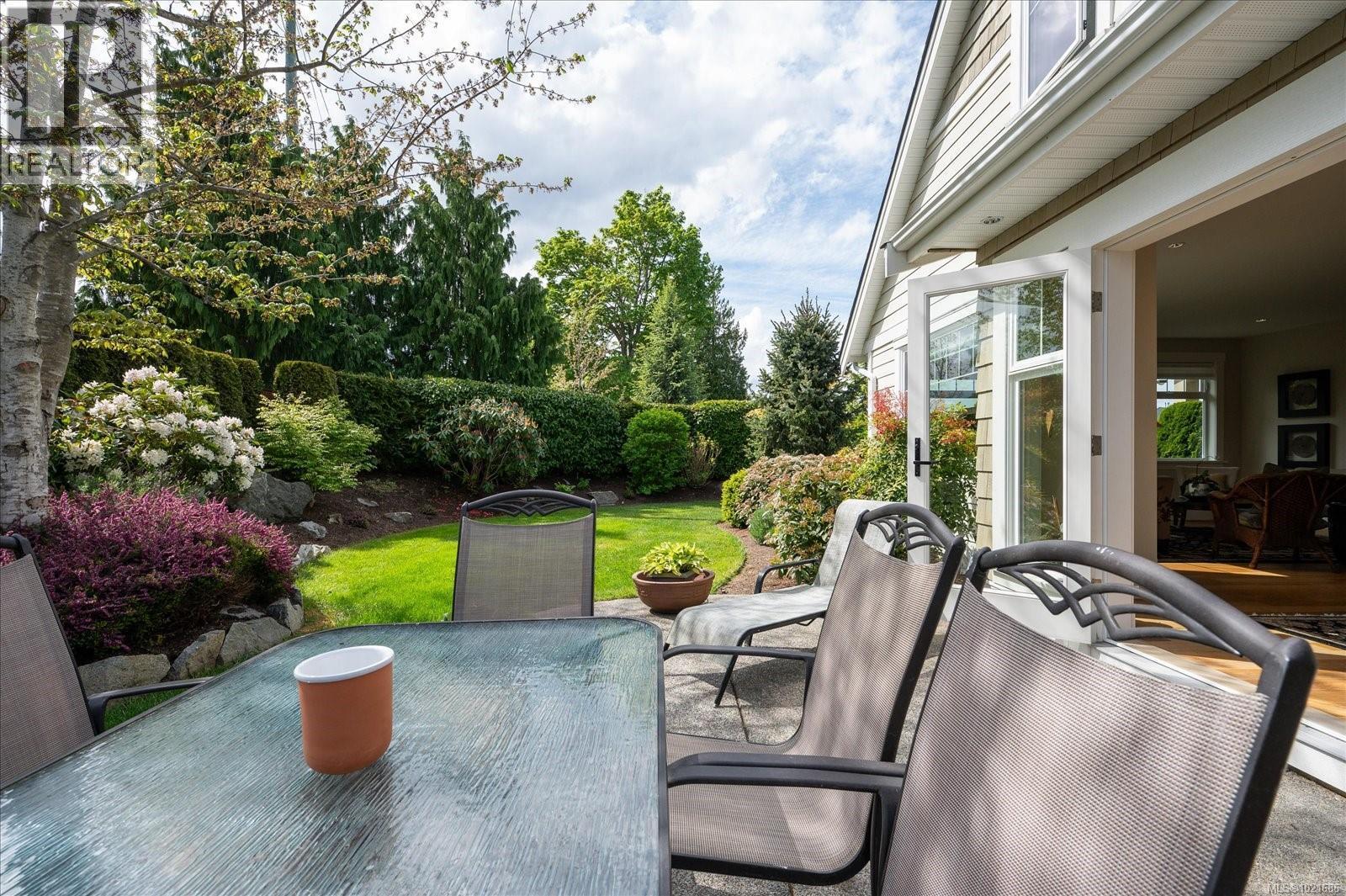 672 Lowry'S Rd, Parksville, BC - Outdoor With Deck Patio Veranda