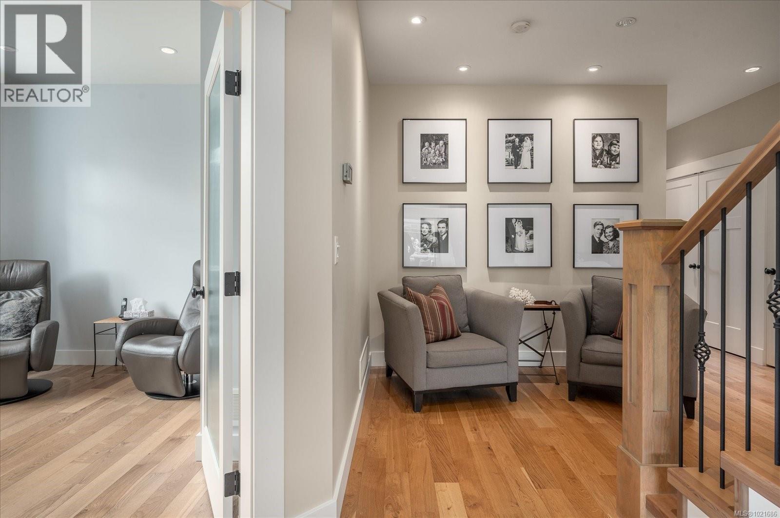 672 Lowry'S Rd, Parksville, BC - Indoor Photo Showing Other Room