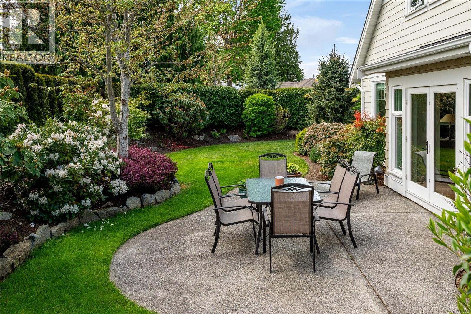 672 Lowry'S Rd, Parksville, BC - Outdoor With Deck Patio Veranda