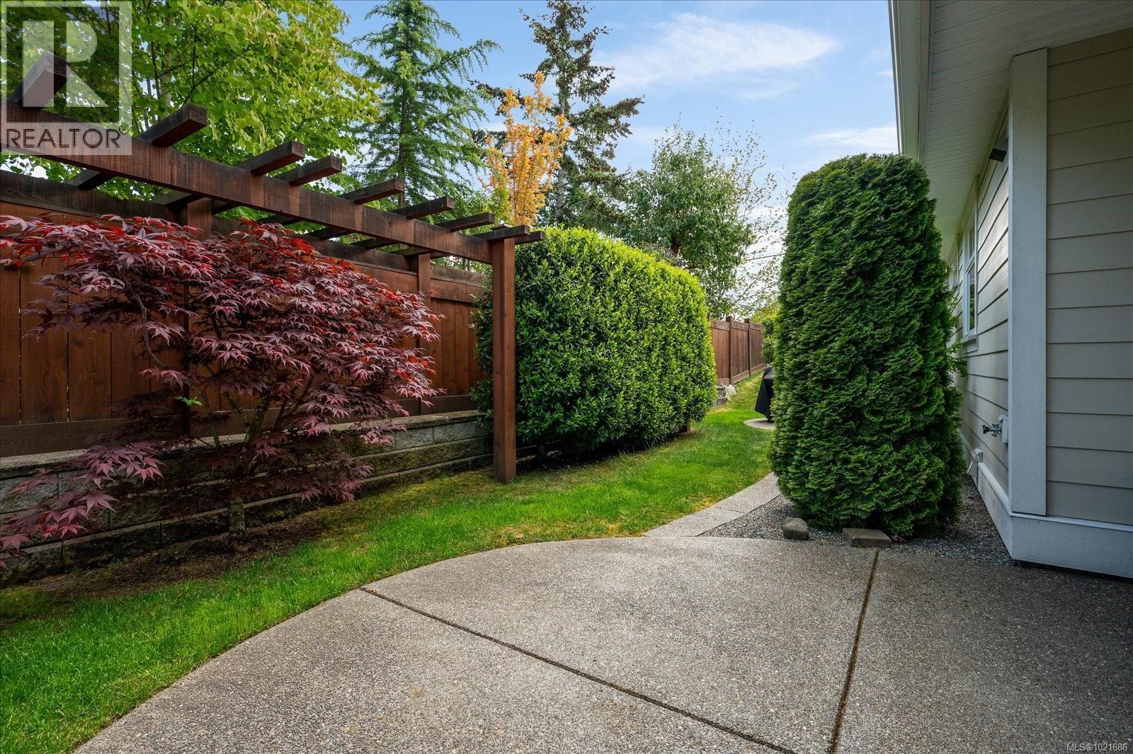 672 Lowry'S Rd, Parksville, BC - Outdoor