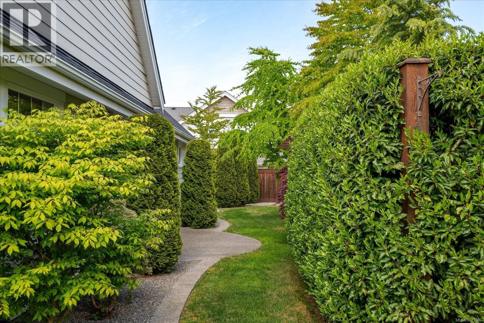 672 Lowry'S Rd, Parksville, BC - Outdoor