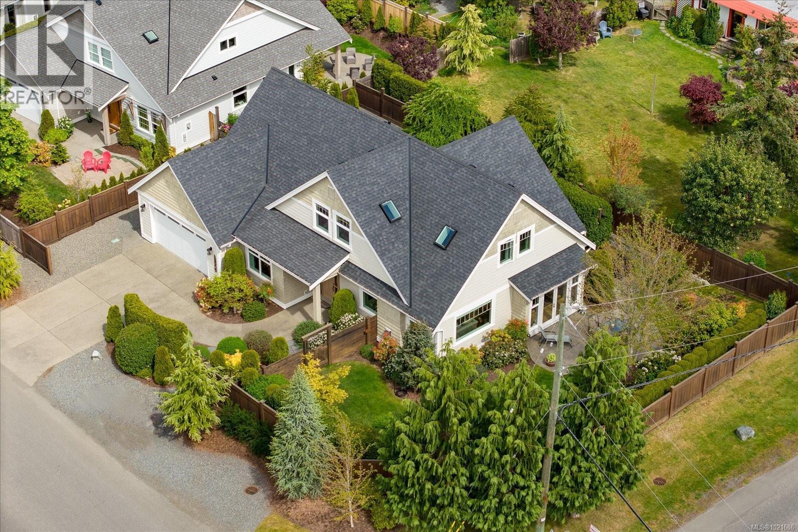 672 Lowry'S Rd, Parksville, BC - Outdoor