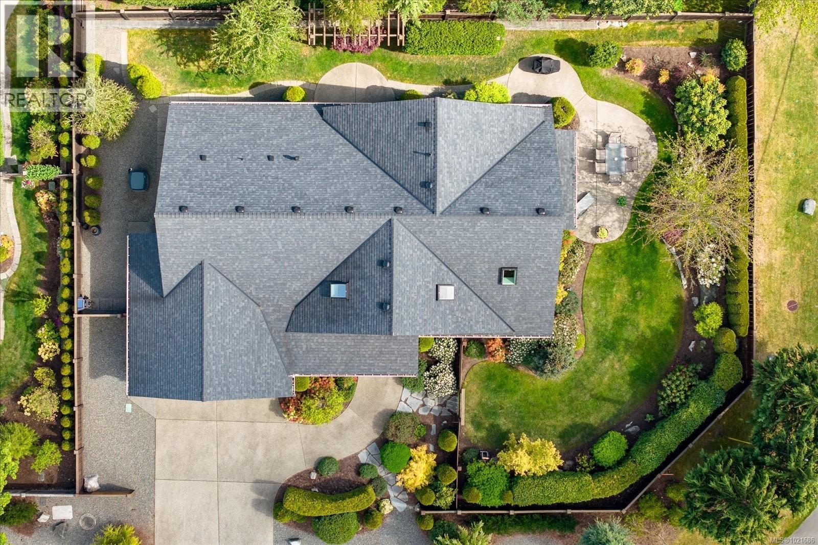 672 Lowry'S Rd, Parksville, BC - Outdoor