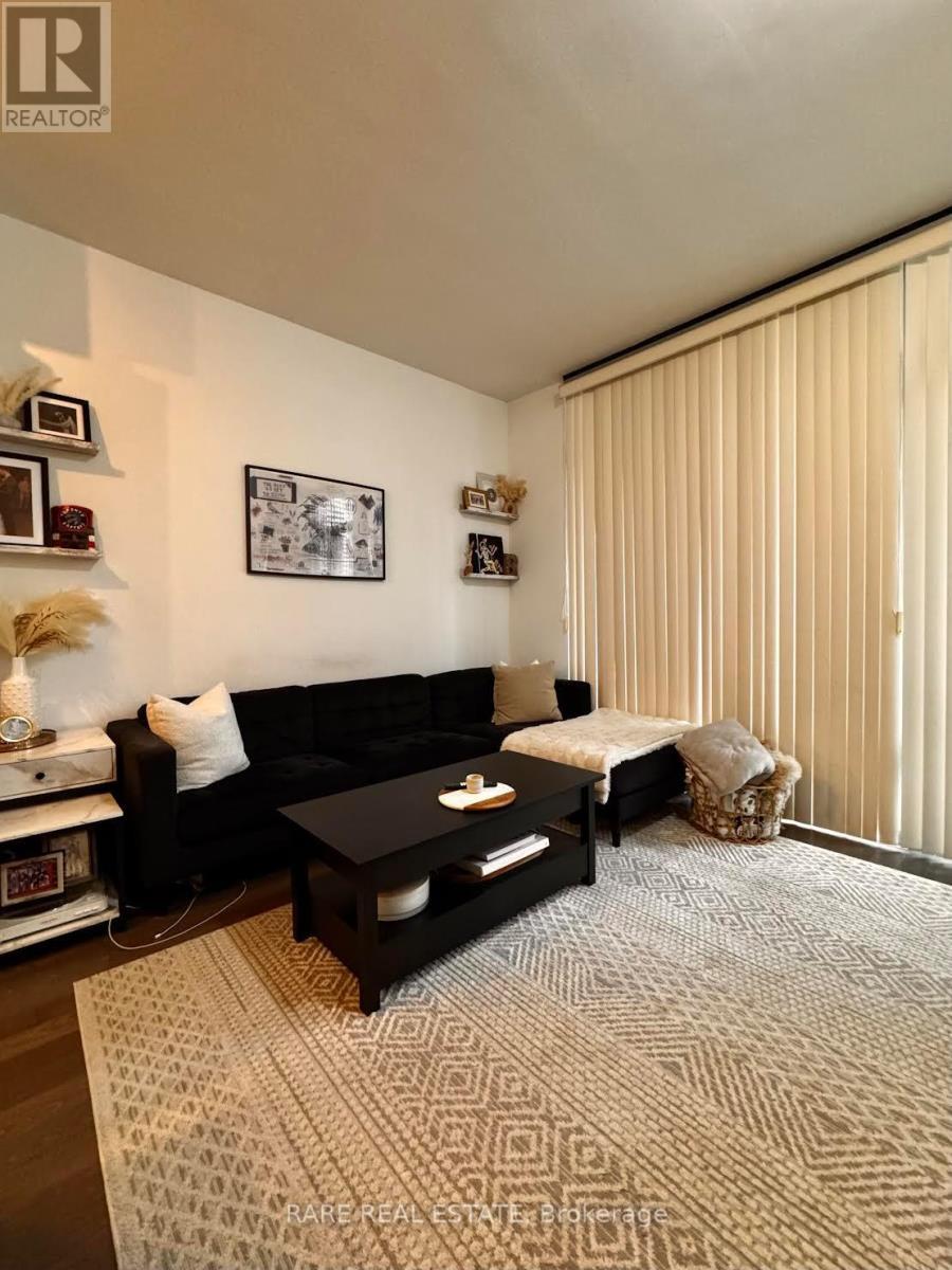 632 - 39 Queens Quay E, Toronto, ON - Indoor