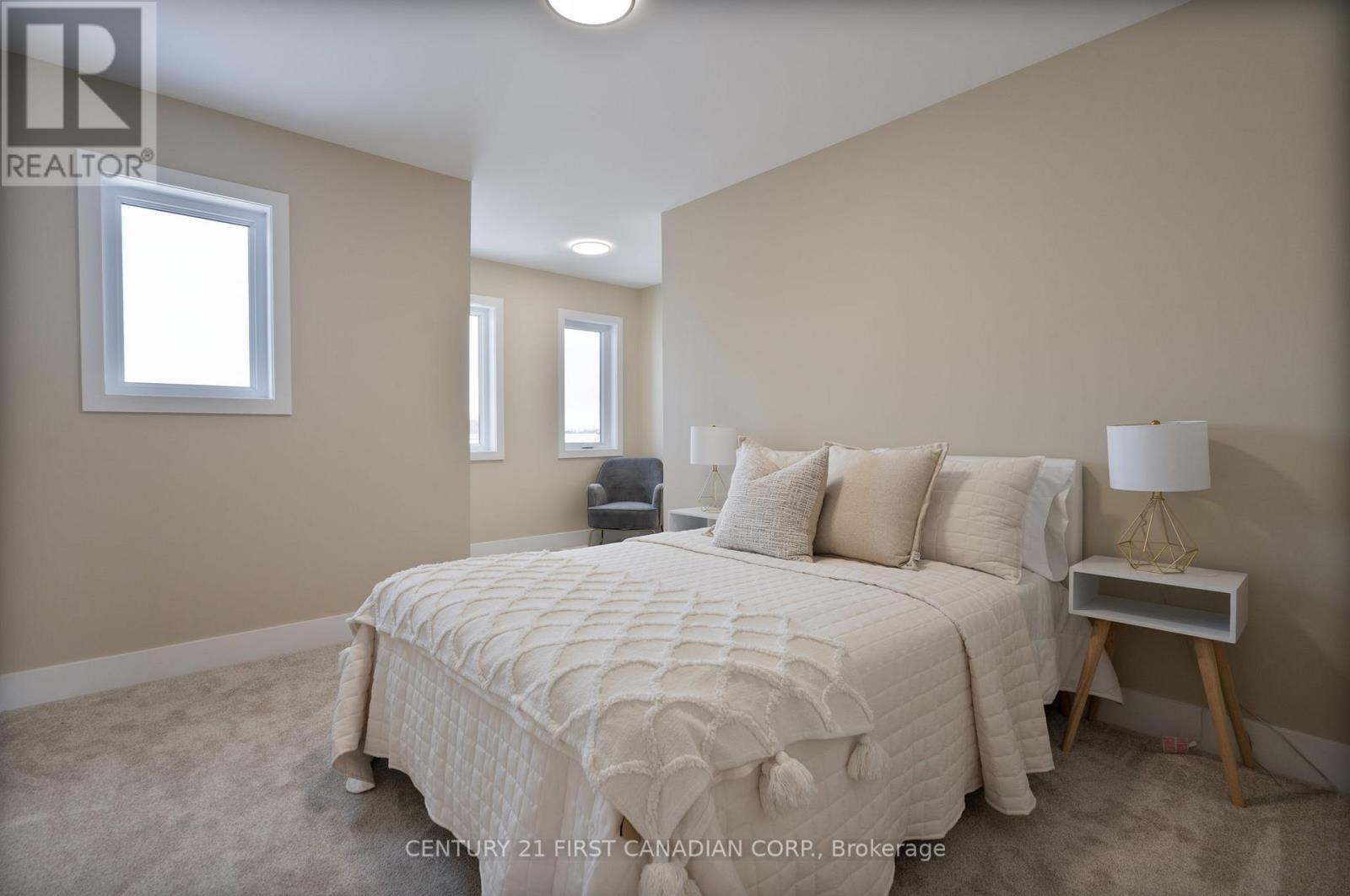 25 Sheldabren Street, North Middlesex (Ailsa Craig), ON - Indoor Photo Showing Bedroom