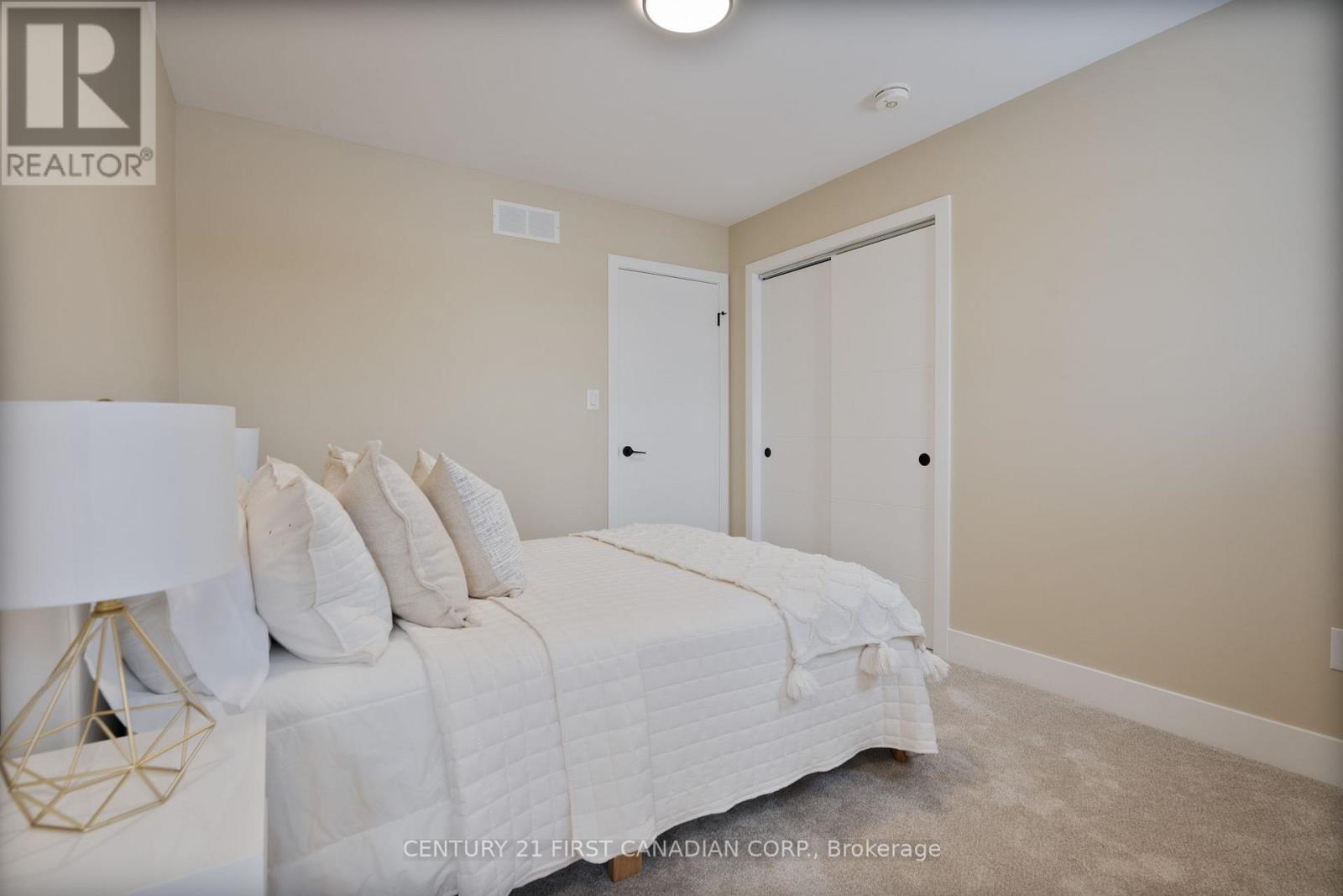 25 Sheldabren Street, North Middlesex (Ailsa Craig), ON - Indoor Photo Showing Bedroom