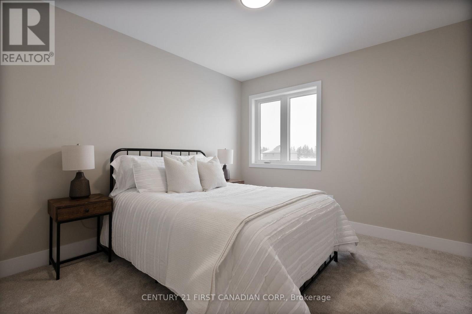 25 Sheldabren Street, North Middlesex (Ailsa Craig), ON - Indoor Photo Showing Bedroom