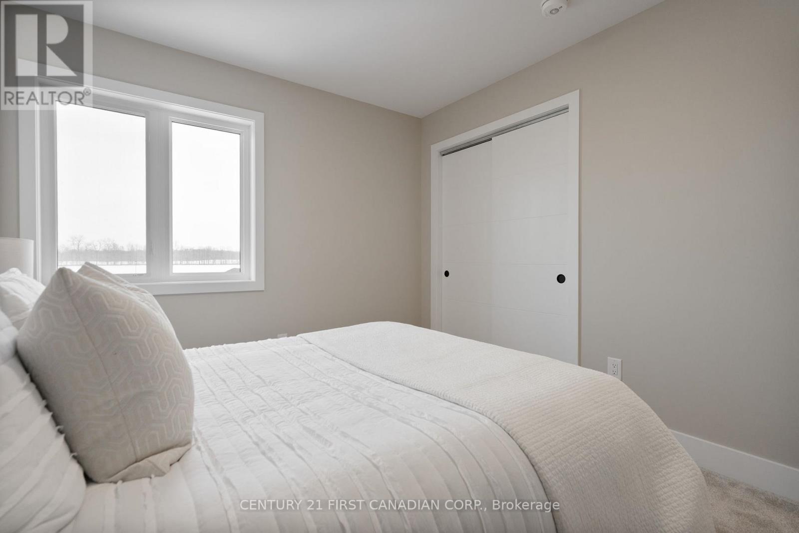 25 Sheldabren Street, North Middlesex (Ailsa Craig), ON - Indoor Photo Showing Bedroom