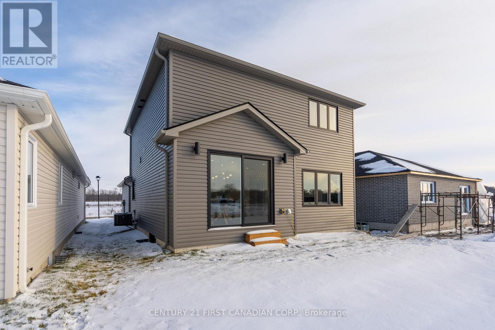 25 Sheldabren Street, North Middlesex (Ailsa Craig), ON - Outdoor With Exterior