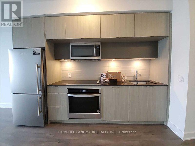 3223 - 585 Bloor Street E, Toronto, ON - Indoor Photo Showing Kitchen