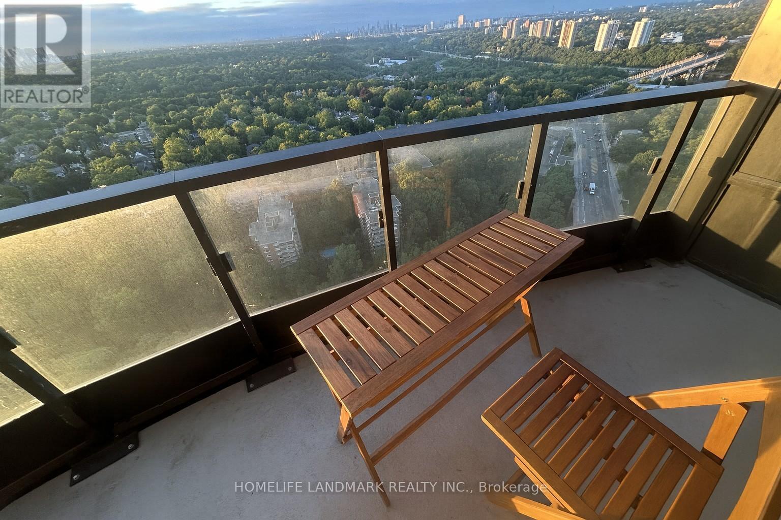 3223 - 585 Bloor Street E, Toronto, ON - Outdoor With Balcony