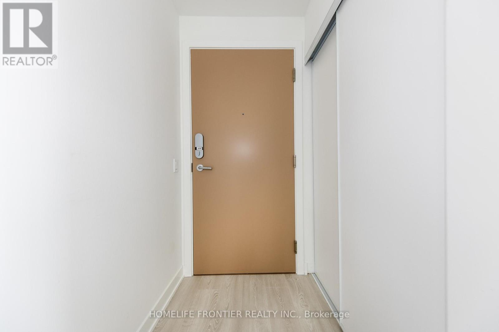 1414 - 1 Quarrington Lane, Toronto, ON - Indoor Photo Showing Other Room