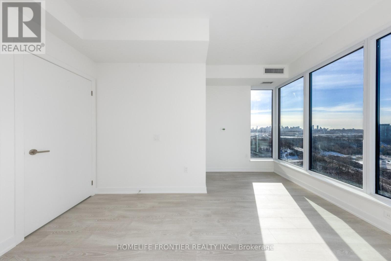 1414 - 1 Quarrington Lane, Toronto, ON - Indoor Photo Showing Other Room