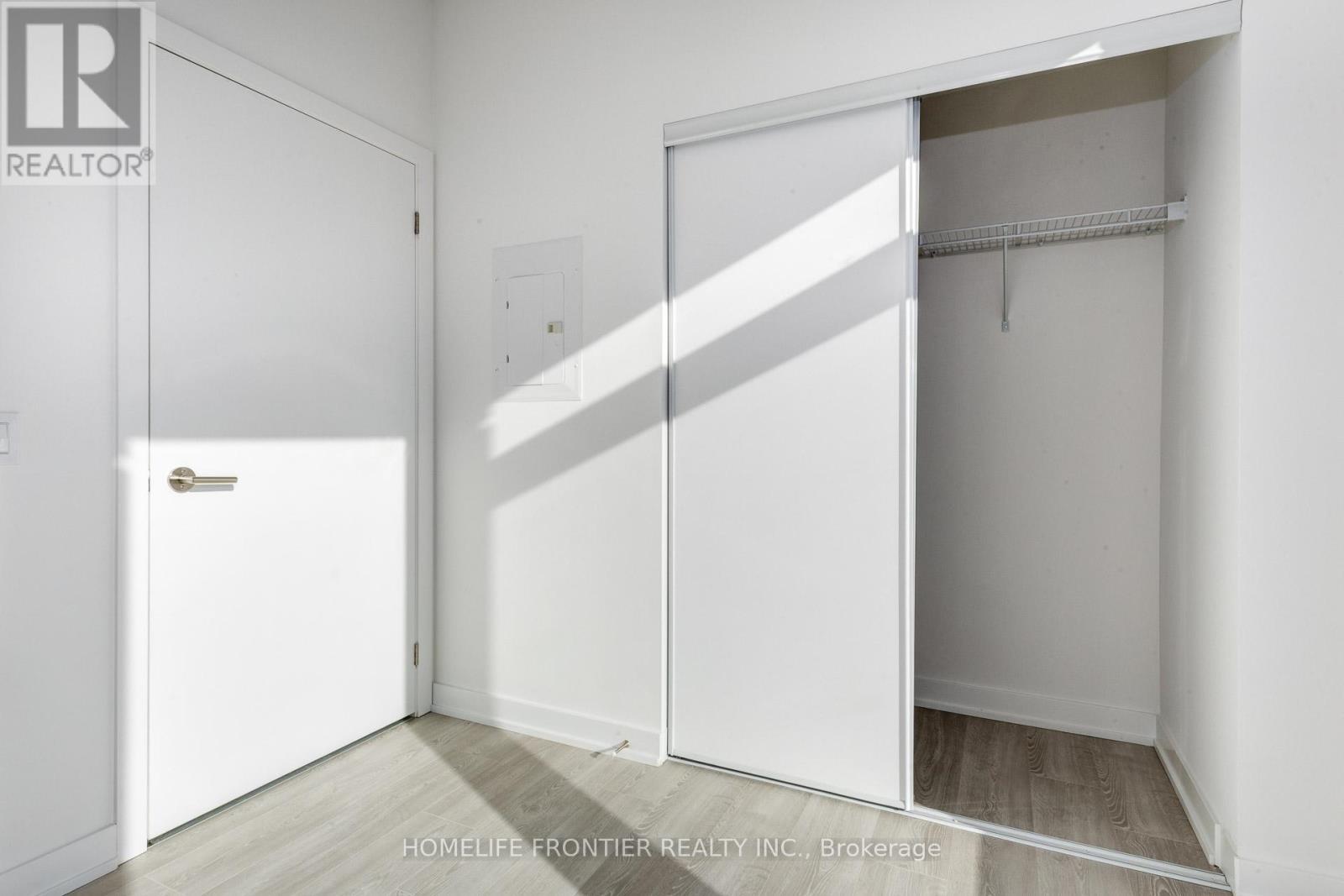 1414 - 1 Quarrington Lane, Toronto, ON - Indoor Photo Showing Other Room