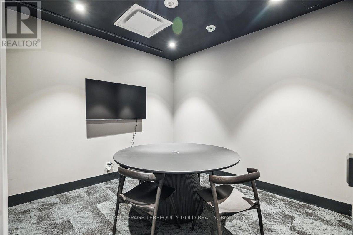 2003 - 195 Mccaul Street E, Toronto, ON - Indoor Photo Showing Other Room