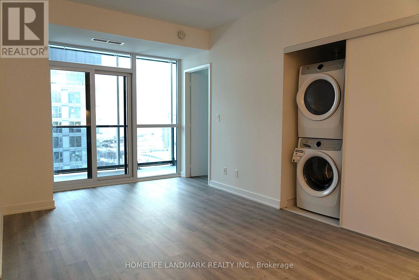 2301 - 50 Ordnance Street, Toronto, ON - Indoor Photo Showing Laundry Room