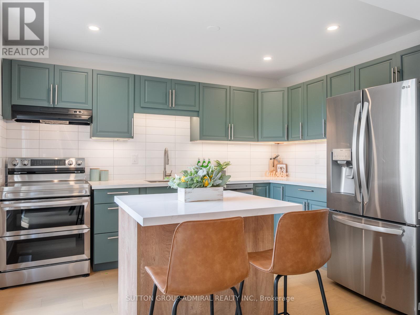 42 - 765 Oklahoma Drive, Pickering, ON - Indoor Photo Showing Kitchen With Stainless Steel Kitchen With Upgraded Kitchen