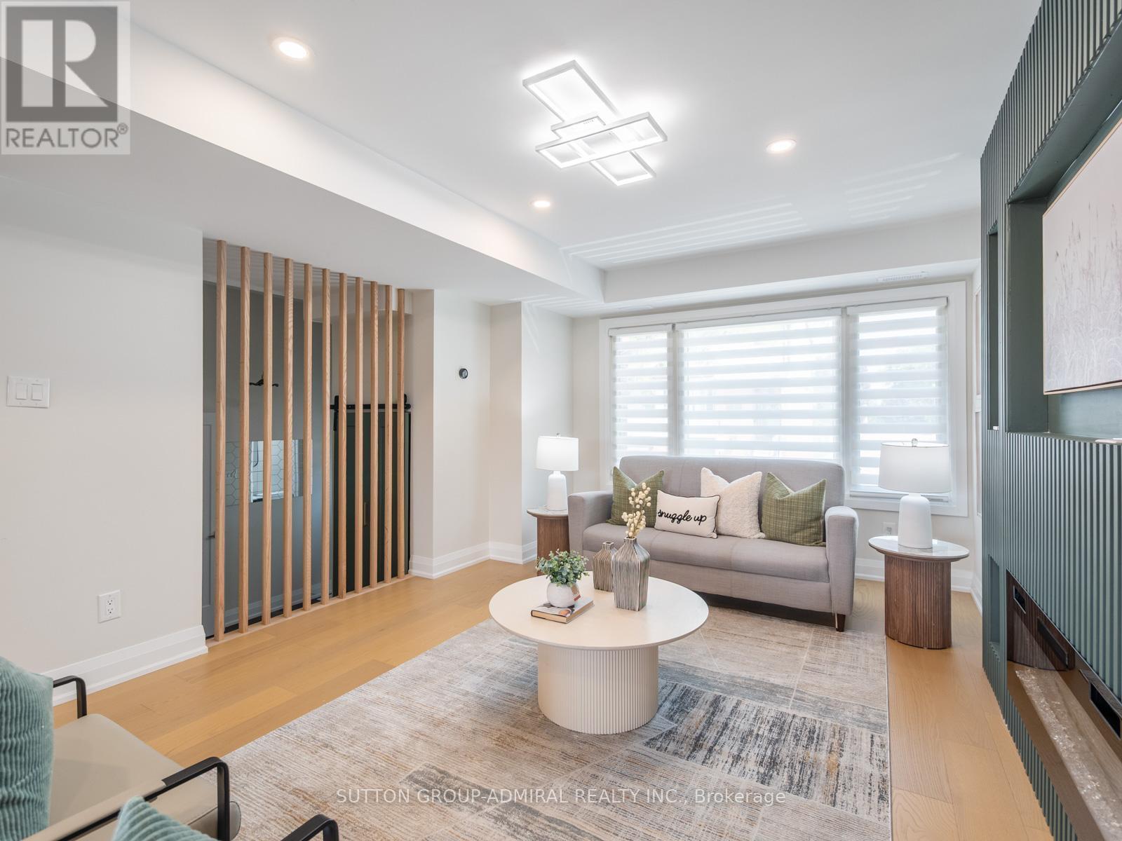 42 - 765 Oklahoma Drive, Pickering, ON - Indoor Photo Showing Living Room