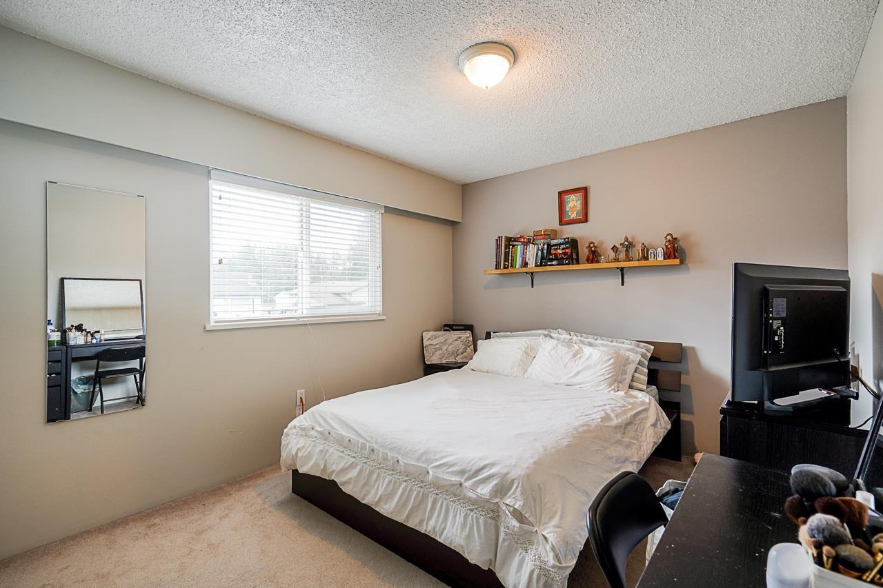14145 101 Avenue, Surrey, BC - Indoor Photo Showing Bedroom