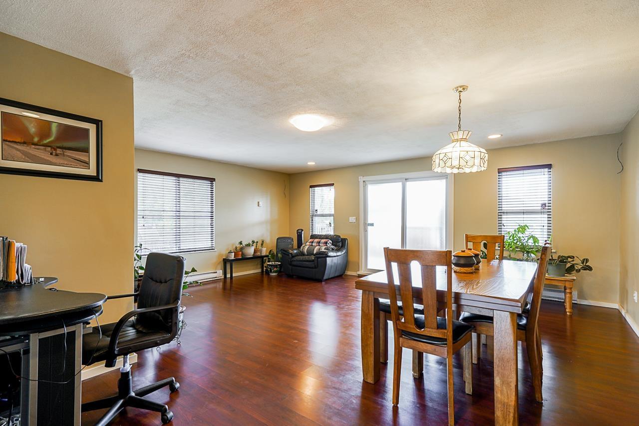 14145 101 Avenue, Surrey, BC - Indoor Photo Showing Dining Room