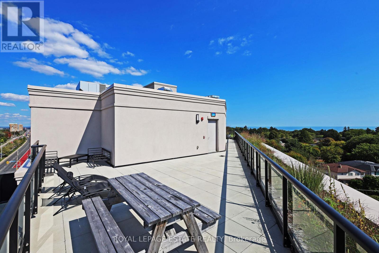 601 - 3655 Kingston Road, Toronto, ON - Outdoor