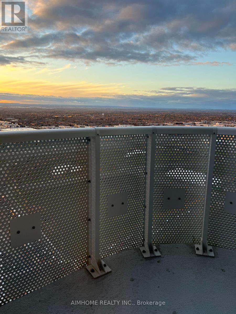 4201 - 8 Interchange Way, Vaughan, ON - Outdoor With View