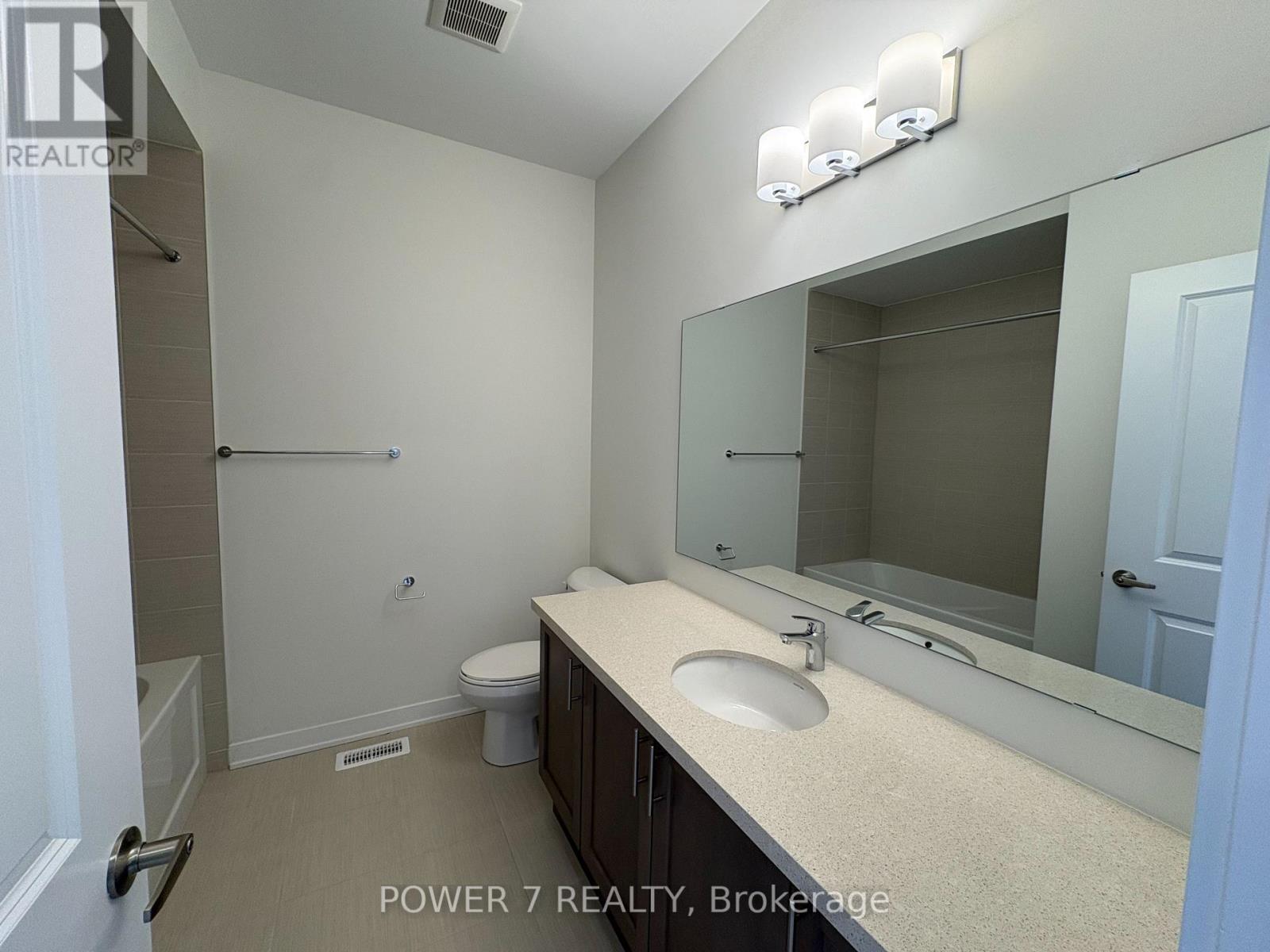 14 Harvey Bunker Crescent, Markham, ON - Indoor Photo Showing Bathroom