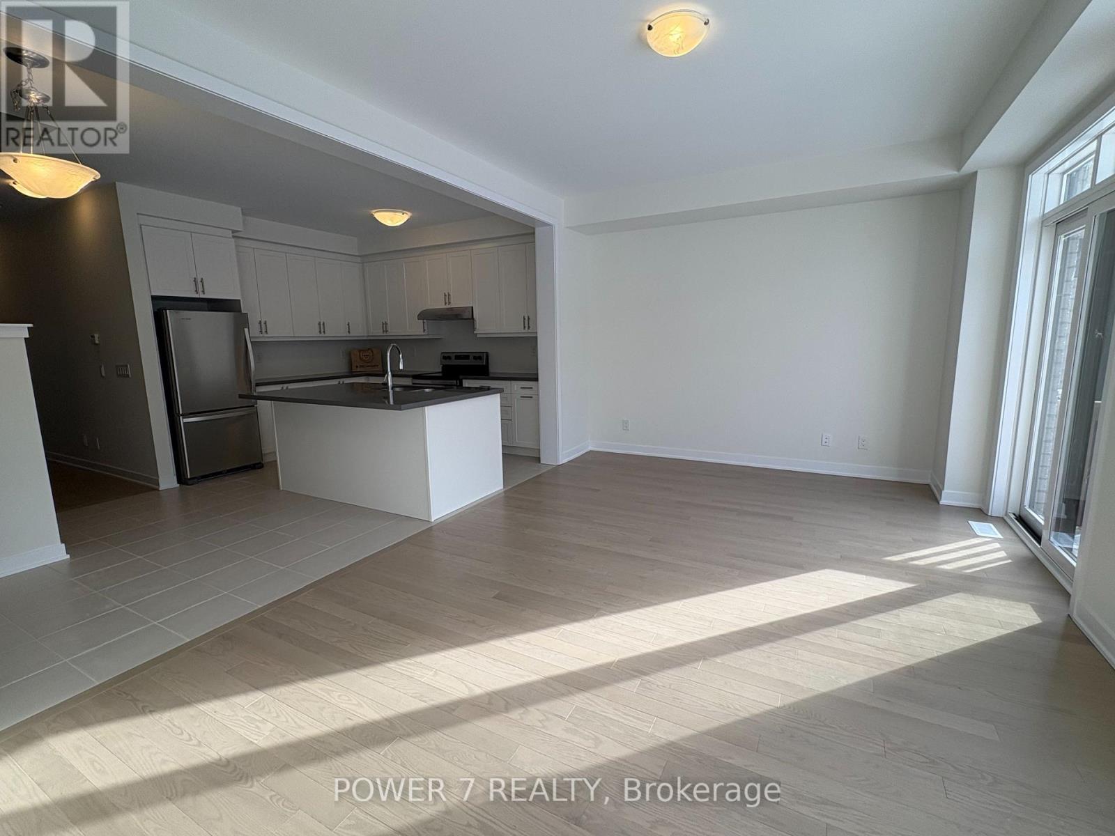 14 Harvey Bunker Crescent, Markham, ON - Indoor Photo Showing Kitchen