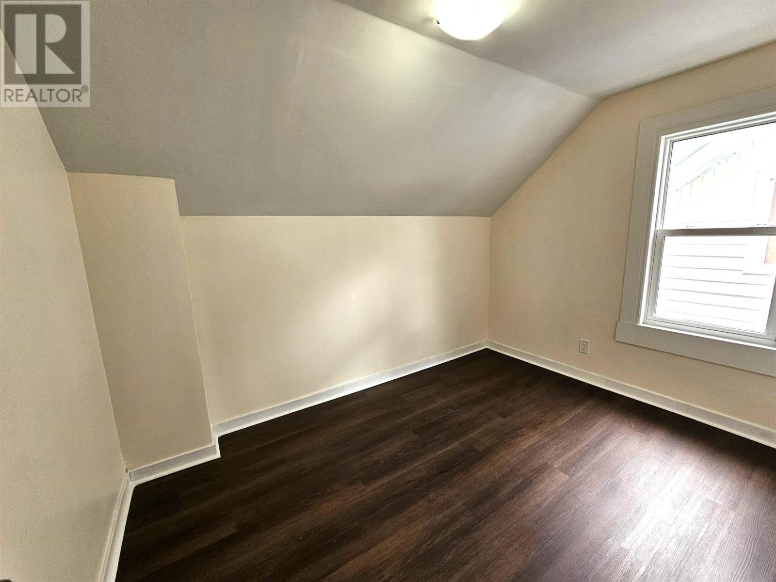 104 London St, Sault Ste. Marie, ON - Indoor Photo Showing Other Room