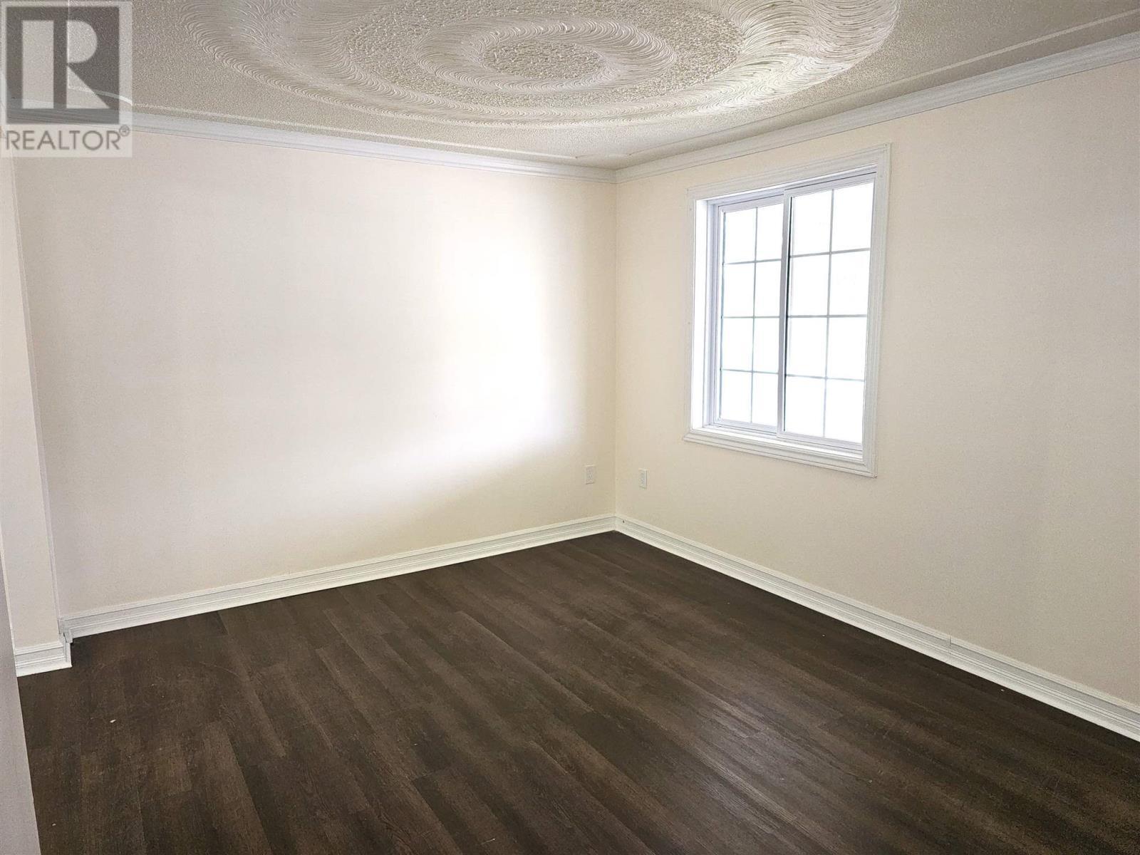 104 London St, Sault Ste. Marie, ON - Indoor Photo Showing Other Room