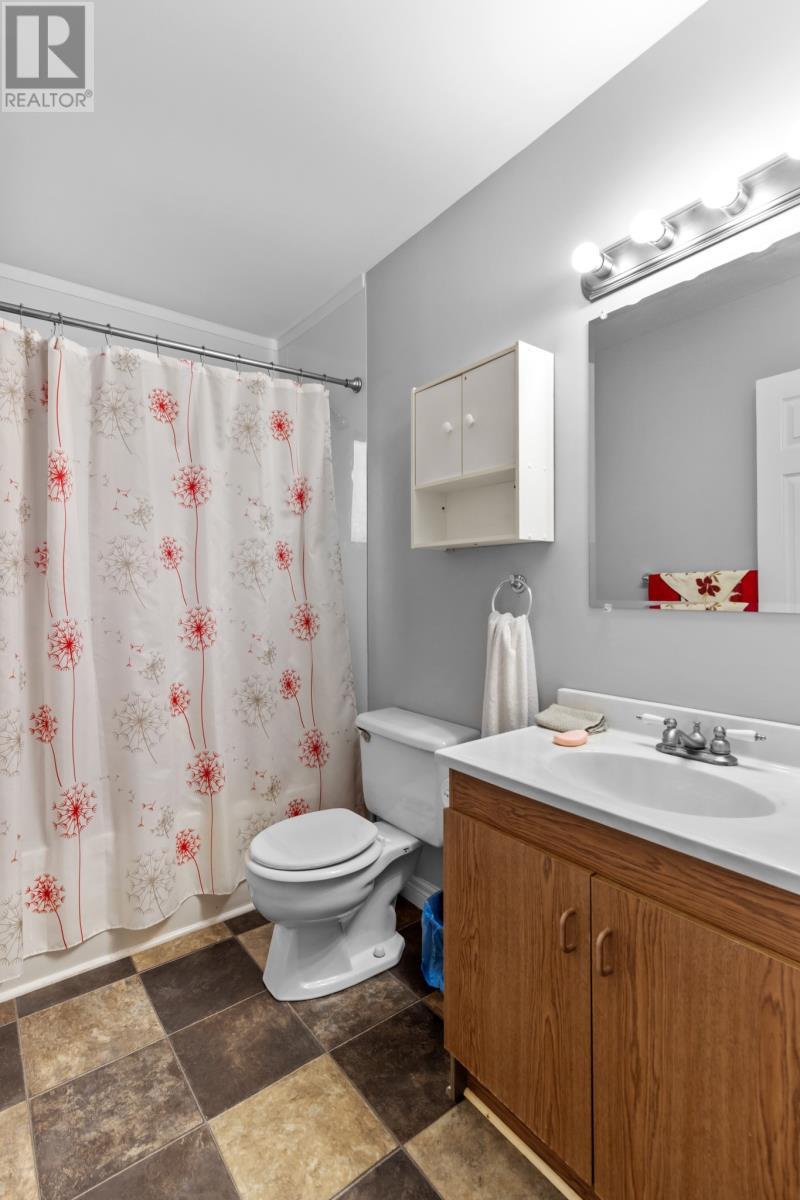 7 Aspenwood Place, Mount Pearl, NL - Indoor Photo Showing Bathroom