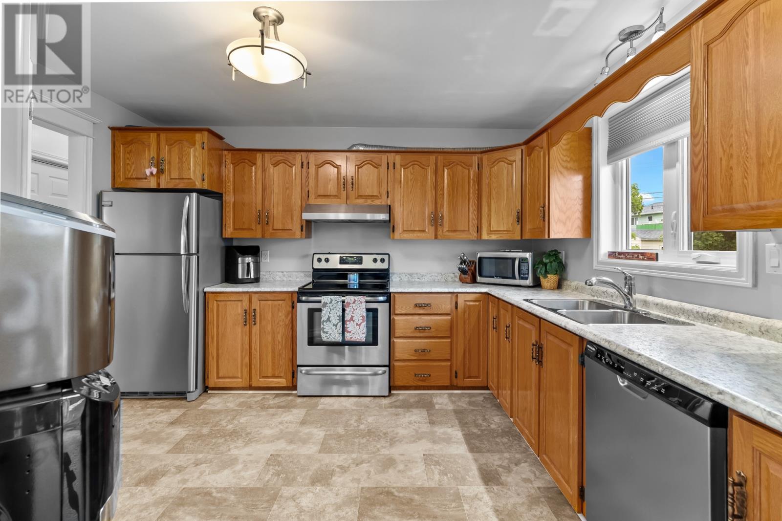 7 Aspenwood Place, Mount Pearl, NL - Indoor Photo Showing Kitchen With Double Sink