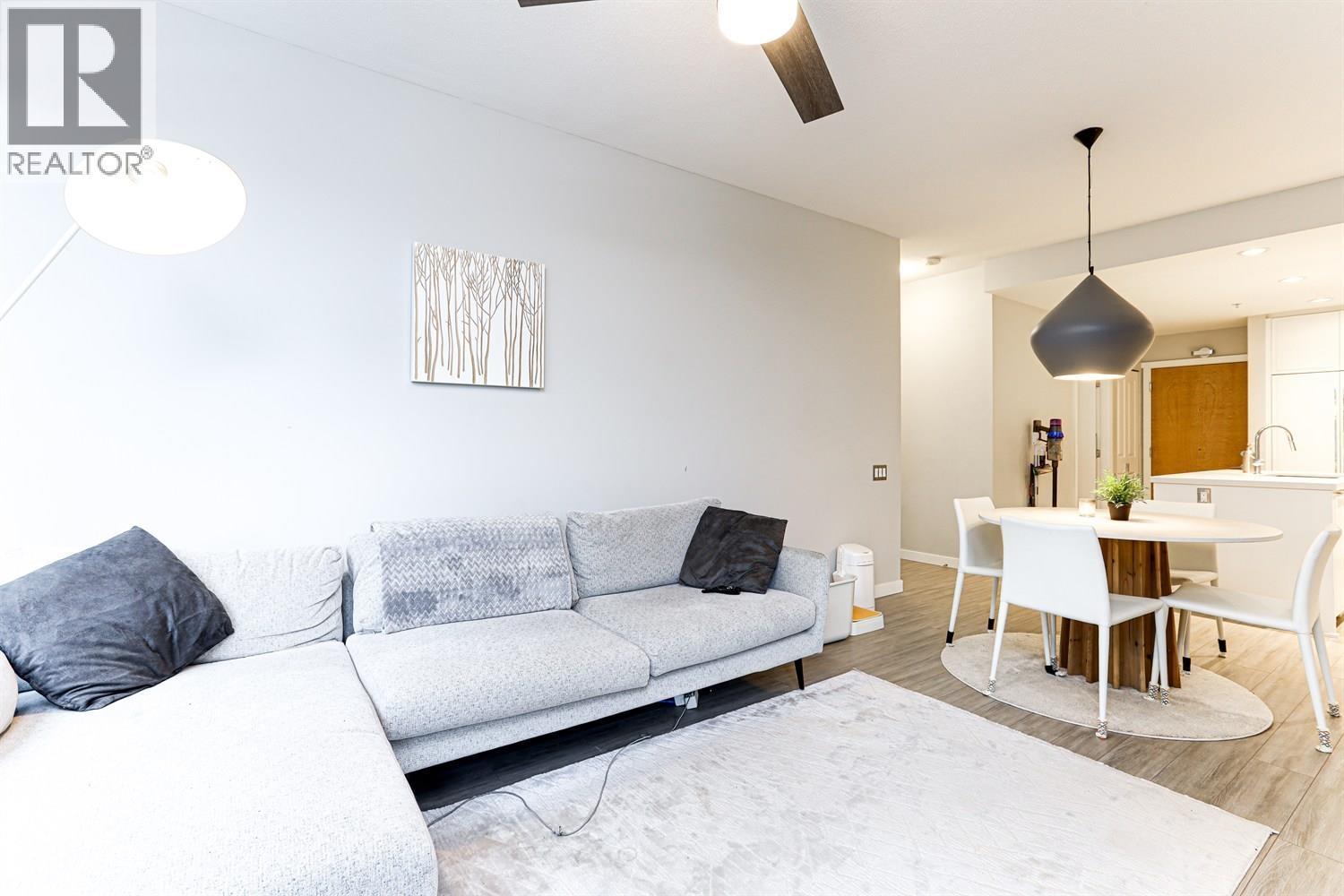 108 3188 Riverwalk Avenue, Vancouver, BC - Indoor Photo Showing Living Room