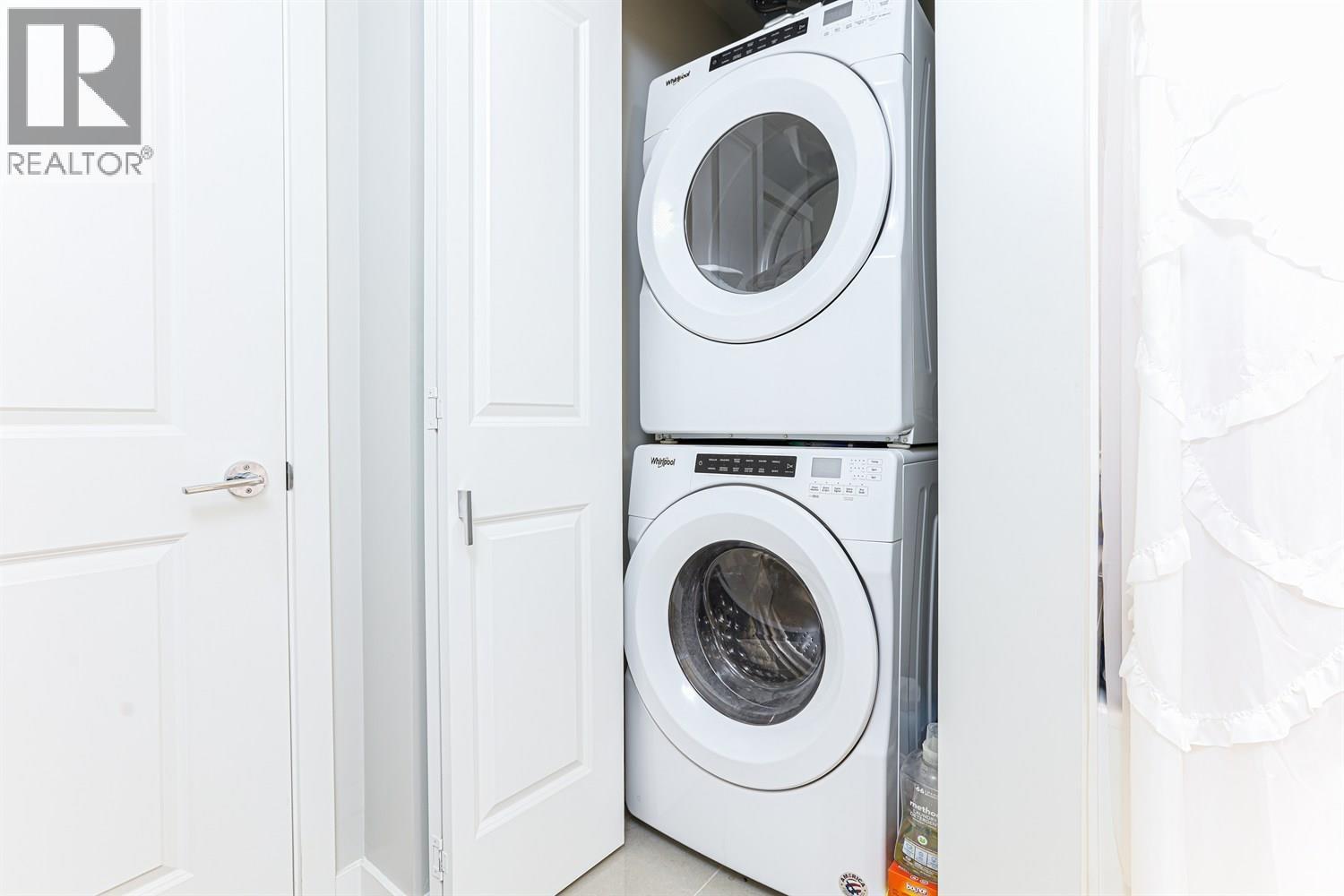 108 3188 Riverwalk Avenue, Vancouver, BC - Indoor Photo Showing Laundry Room