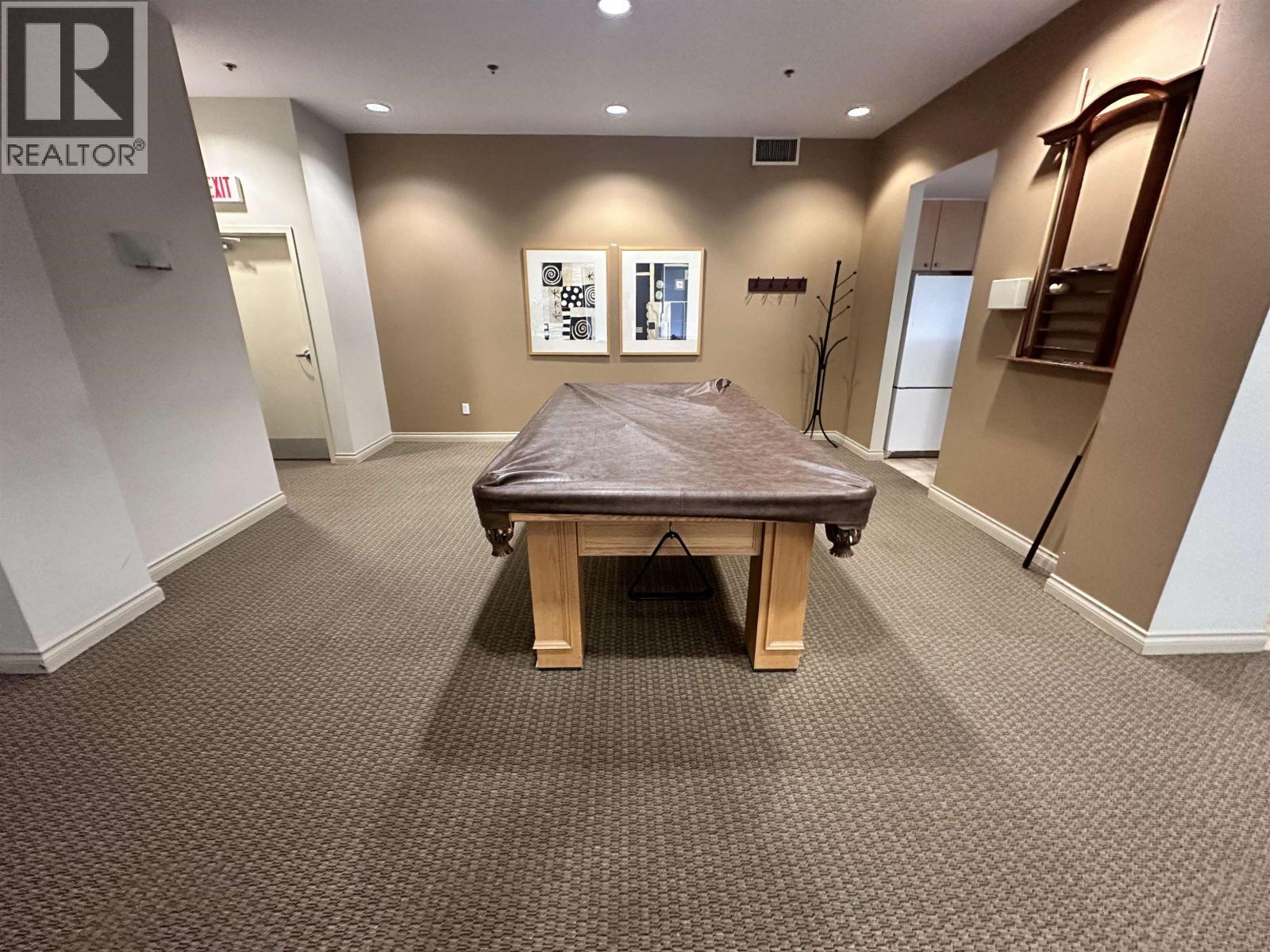 803 8460 Granville, Richmond, BC - Indoor Photo Showing Other Room