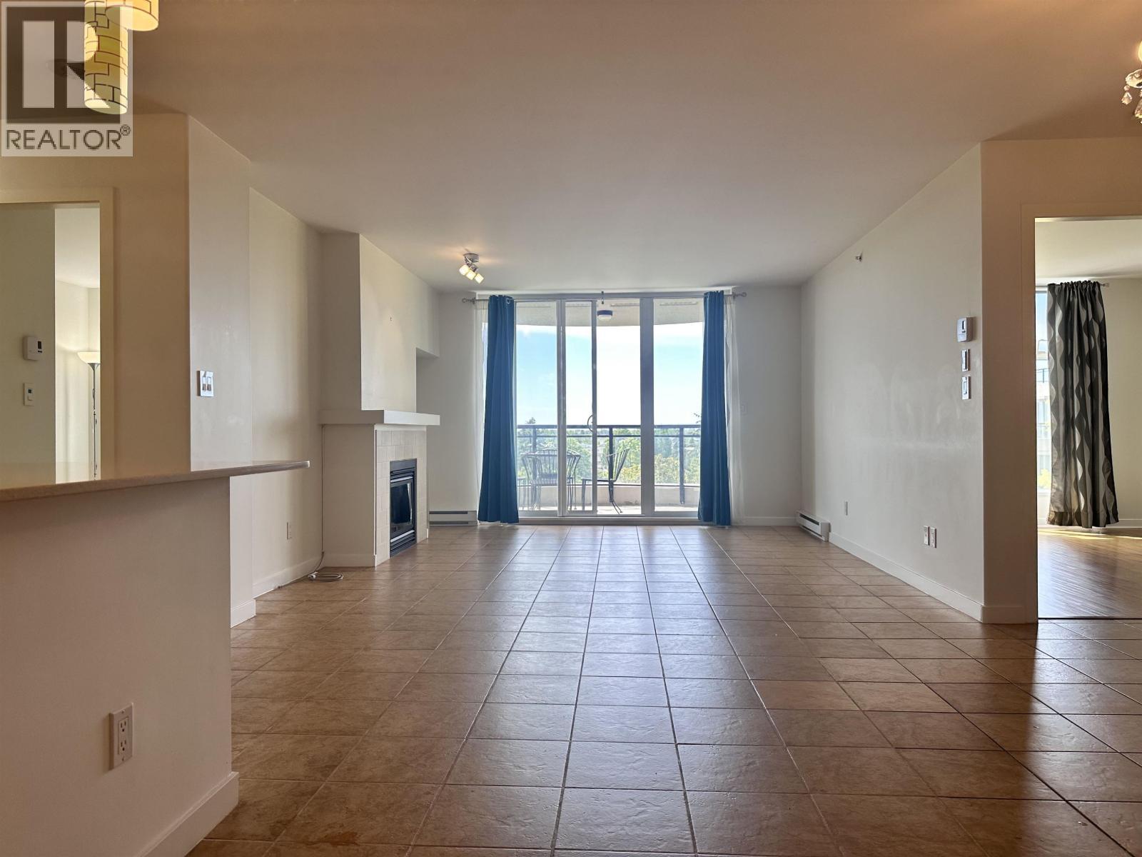 803 8460 Granville, Richmond, BC - Indoor