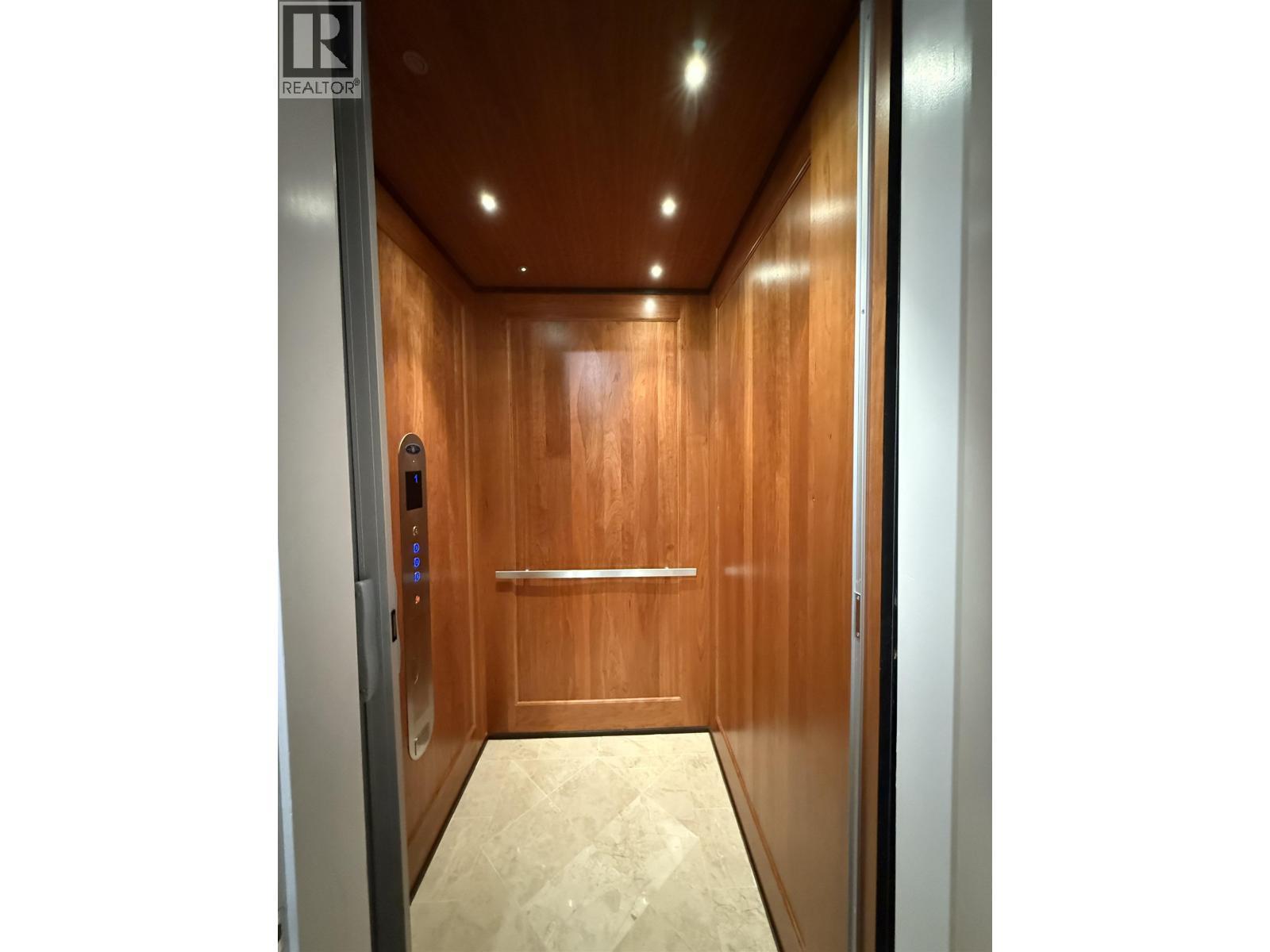 47** Granville Street, Vancouver, BC - Indoor Photo Showing Other Room