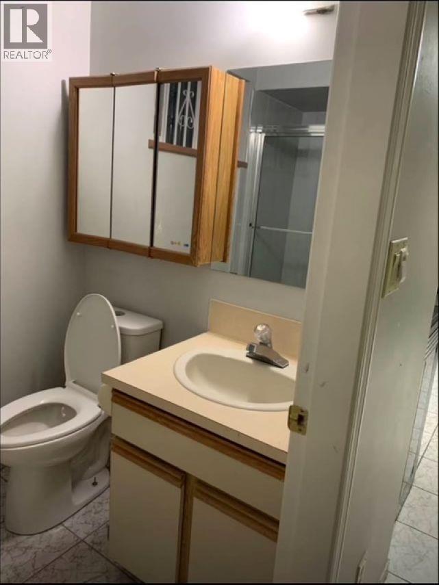 1292 E 53Rd Avenue, Vancouver, BC - Indoor Photo Showing Bathroom