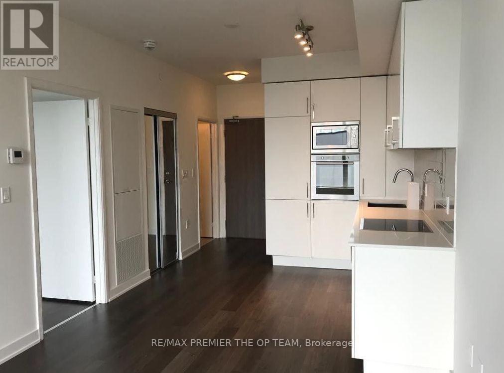 1518 - 576 Front Street, Toronto, ON - Indoor