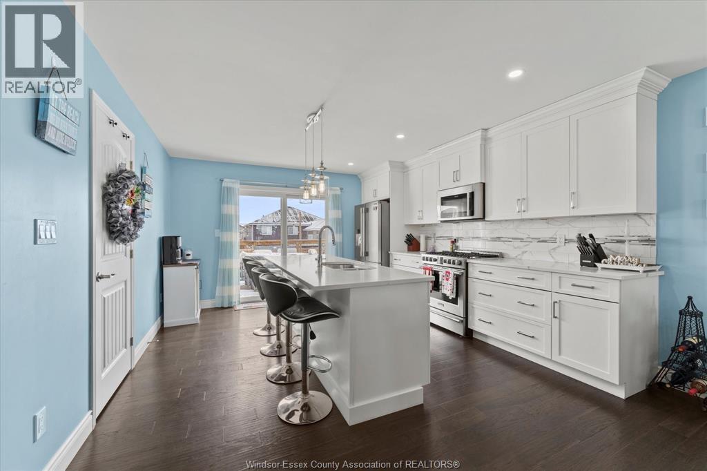 154 Lambert Street, Amherstburg, ON - Indoor Photo Showing Kitchen With Upgraded Kitchen