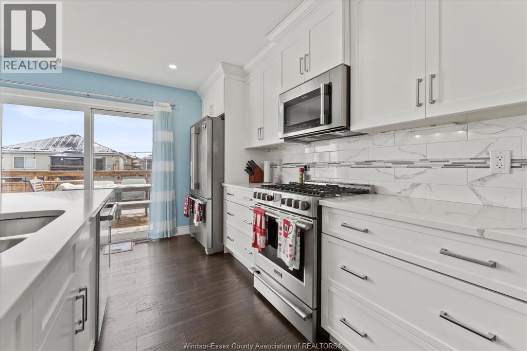 154 Lambert Street, Amherstburg, ON - Indoor Photo Showing Kitchen With Double Sink With Upgraded Kitchen