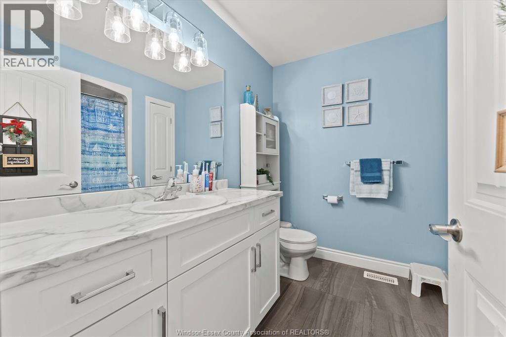 154 Lambert Street, Amherstburg, ON - Indoor Photo Showing Bathroom