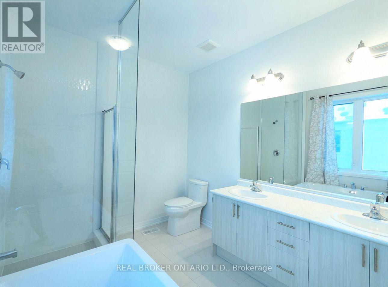 1061 Pisces Trail, Pickering, ON - Indoor Photo Showing Bathroom