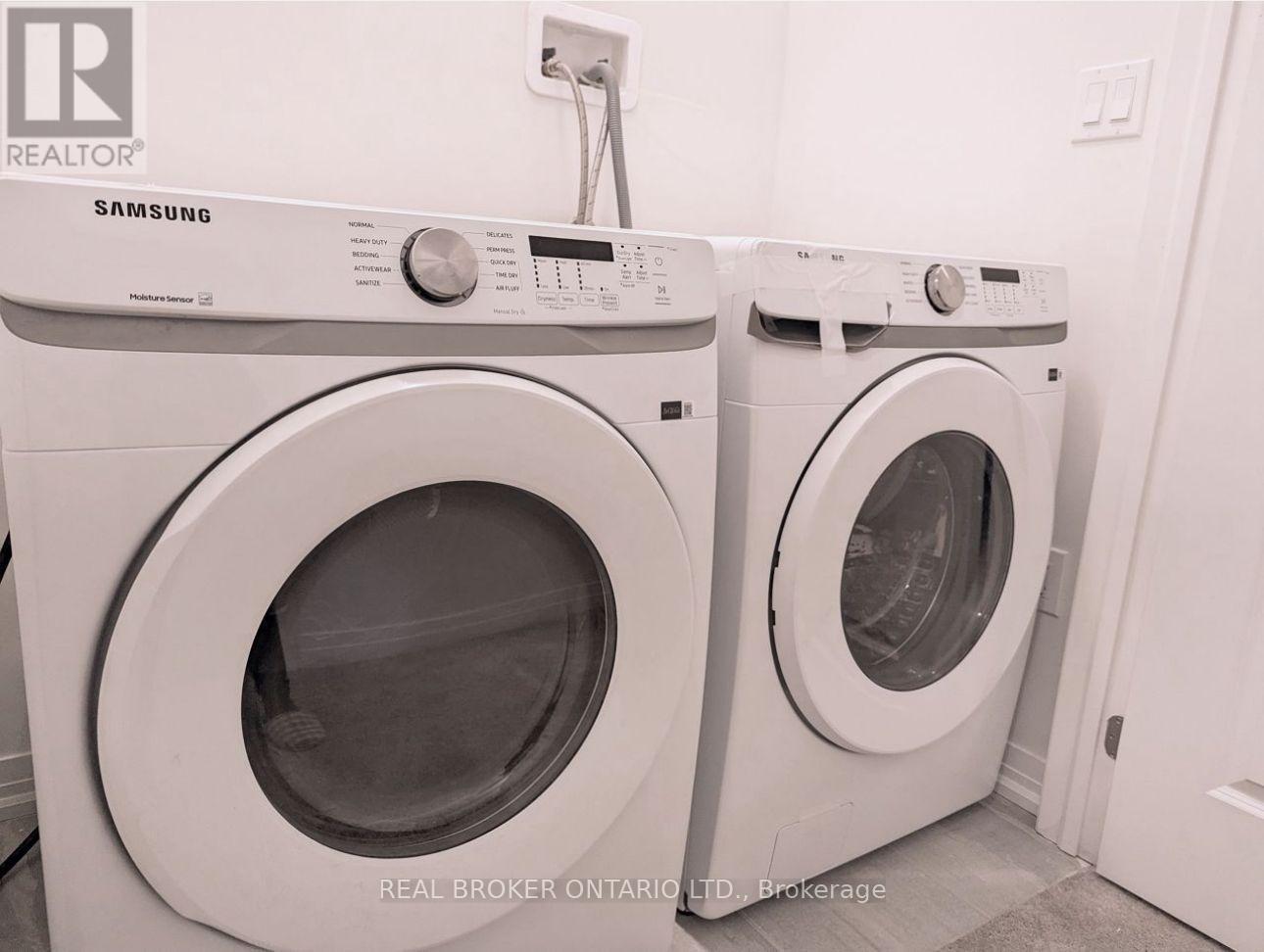 1061 Pisces Trail, Pickering, ON - Indoor Photo Showing Laundry Room