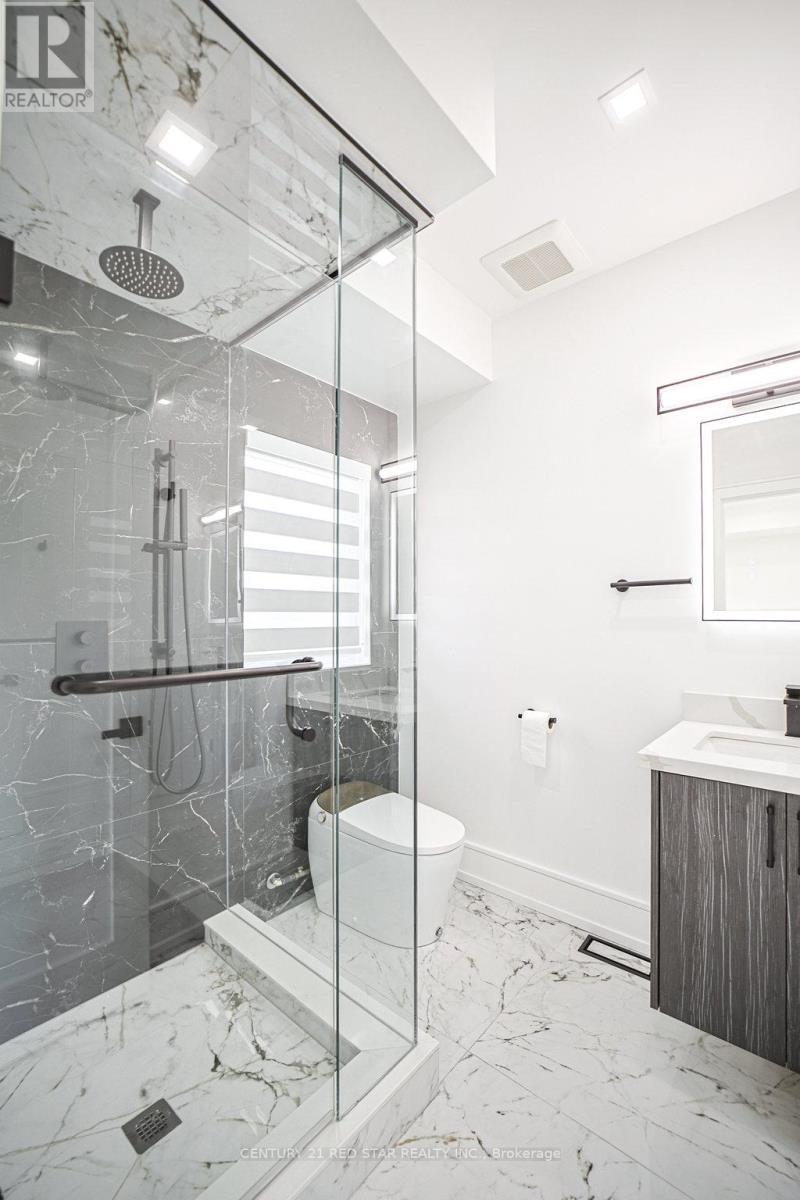 1 Frankwood Road, Toronto, ON - Indoor Photo Showing Bathroom