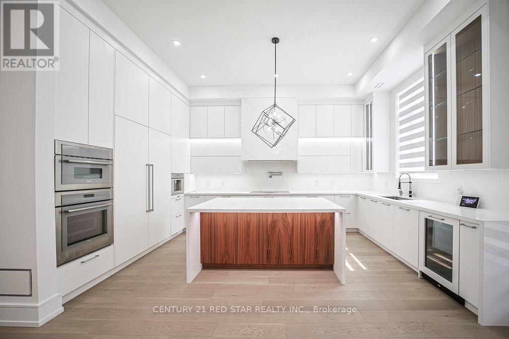 1 Frankwood Road, Toronto, ON - Indoor Photo Showing Kitchen With Upgraded Kitchen