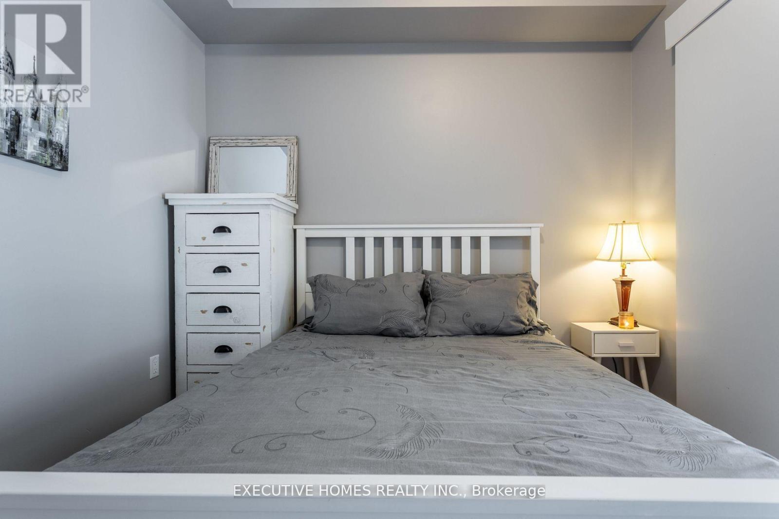 501 - 2486 Old Bronte Road, Oakville, ON - Indoor Photo Showing Bedroom