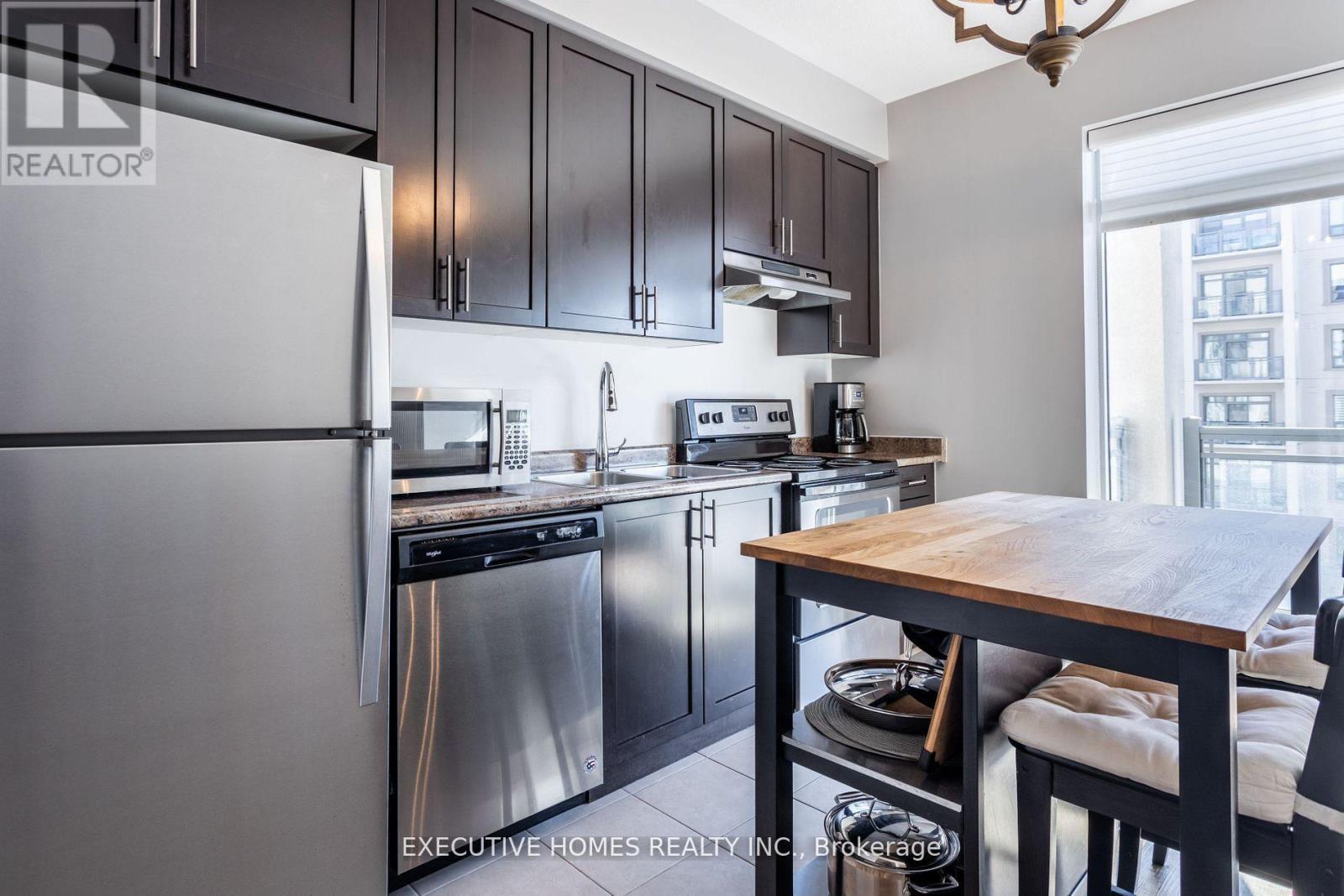 501 - 2486 Old Bronte Road, Oakville, ON - Indoor Photo Showing Kitchen With Stainless Steel Kitchen