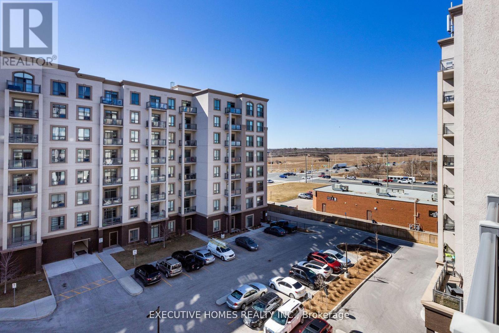 501 - 2486 Old Bronte Road, Oakville, ON - Outdoor